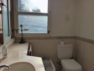 Foto 38 de Casa muy luminosa de 6 ambientes en La Colina con galería, jardín y pileta