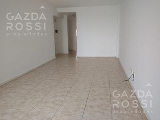 Foto 4 de Departamento  en alquiler en Lomas de Zamora con cochera