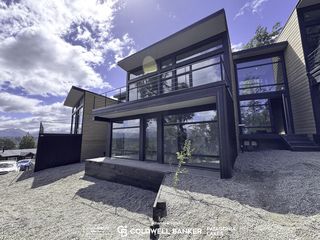 Foto 2 de VENTA Departamento 2 amb 78m2 balcon Premium ubicado en el barrio El Mercado, Villa La Angostura