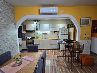 Foto 2 de PH en venta - 1 Dormitorio 1 Baño - Ramos Mejía