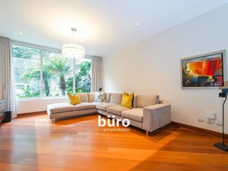 Foto 5 de HERMOSA CASA EN ALQUILER CON JARDIN FRENTE AL PARQUE ROSEVELT EN SAN ISIDRO