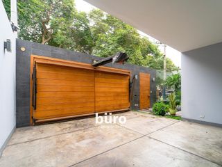 Foto 35 de HERMOSA CASA EN ALQUILER CON JARDIN FRENTE AL PARQUE ROSEVELT EN SAN ISIDRO