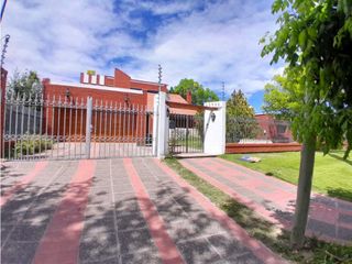 Foto 1 de RealtyPlus Vende ( Chalet+Casa+Quincho) Rusell Maipu