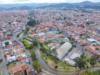Foto 36 de Excelente Oportunidad Amplio Departamento en Cuenca - 3 Dormitorios 2.5 Baños