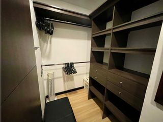 Foto 12 de Apartamento lujoso amoblado en Altos del Poblado