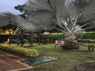 Foto 1 de En Venta Casa De Tres Pisos, En Cali, Colombia. Barrio Ciudad Jardin