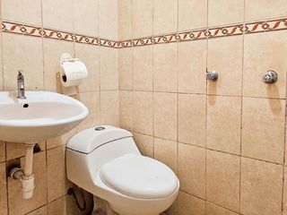 Foto 8 de Casa en Venta en José Luis Bustamante y Rivero – Urb. Puerta Verde
