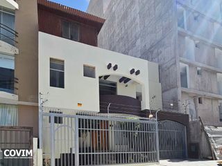 Foto 2 de En Alquiler Casa en Cayma – Urb. Valle Escondido