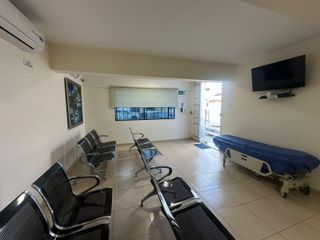 Foto 1 de VENTA CENTRO MÉDICO URDESA CENTRAL (CMC)
