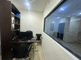 Foto 21 de VENTA CENTRO MÉDICO URDESA CENTRAL (CMC)