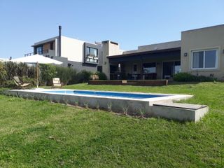 Foto 3 de Casa en venta al lago en El Naudir