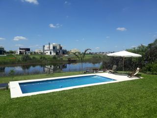 Foto 1 de Casa en venta al lago en El Naudir