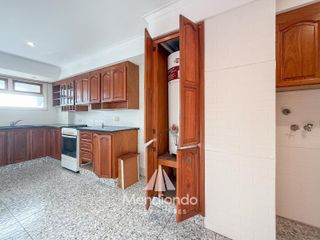 Foto 14 de EXCELENTE 4 AMB CON COCHERA DOBLE ZONA ALDREY