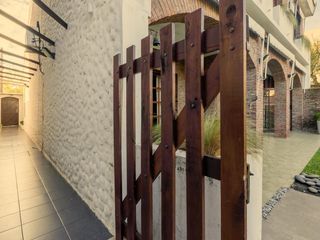 Foto 30 de Casa en venta barrio alberdi 3 dormitorios cochera jardin pileta parrilla luminoso