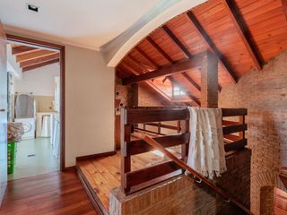 Foto 20 de Casa en venta barrio alberdi 3 dormitorios cochera jardin pileta parrilla luminoso