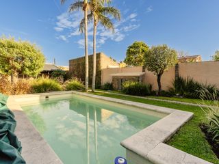 Foto 38 de Casa en venta barrio alberdi 3 dormitorios cochera jardin pileta parrilla luminoso