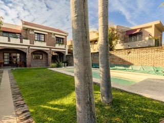 Foto 2 de Casa en venta barrio alberdi 3 dormitorios cochera jardin pileta parrilla luminoso