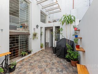 Foto 5 de Venta. Ph. Villa Urquiza. 2 ambientes. con patio.