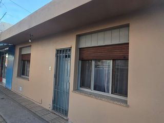 Foto 5 de Venta Casa   Local Comercial - Apto Desarrollo - Neuquén Capital