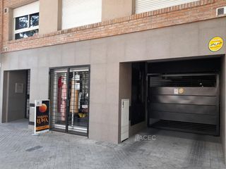 Foto 1 de Alquiler - Cochera - Rep.  De La Sexta
