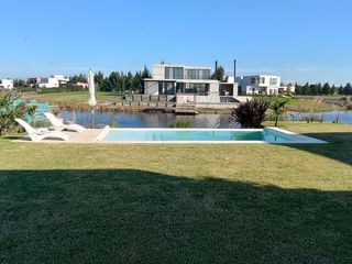 Foto 5 de Venta Casa a La Laguna en El Naudir Escobar EC