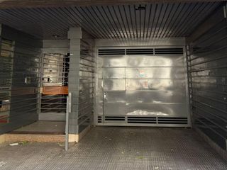 Foto 1 de ZEBALLOS al 2000 - ALQUILER COCHERA EN ROSARIO