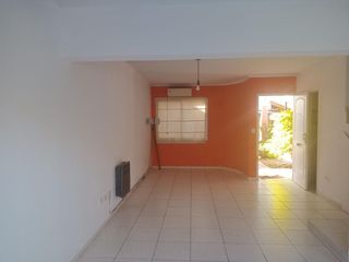 Foto 2 de ALQUILER CASA DUPLEX EN GUAYMALLEN - SEMIPRIVADO