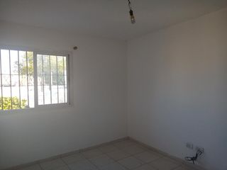 Foto 10 de ALQUILER CASA DUPLEX EN GUAYMALLEN - SEMIPRIVADO
