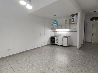Foto 7 de Monoambiente en Alquiler con Balcón y Parrilla