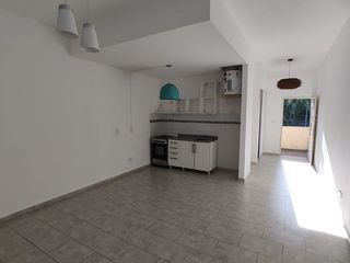 Foto 5 de Monoambiente en Alquiler con Balcón y Parrilla
