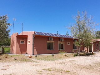 Foto 1 de VENTA CASA CON PILETA EN LUJAN SAN LUIS