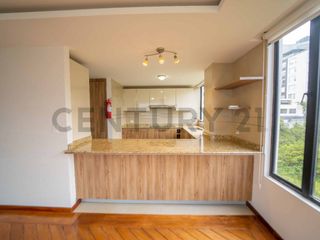 Foto 3 de En Alquiler Departamento con Balcón Urb. Floresta de Carcelen