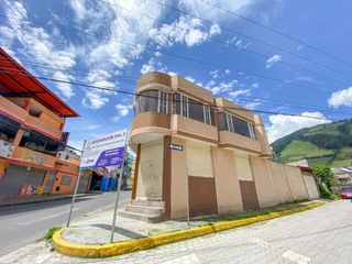 Foto 5 de SE VENDE CASA COMERCIAL- NUEVOS HORIZONTES -642 M2  U$S 190.000