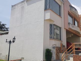 Foto 3 de CASA EN VENTA EN CONJUNTO  97 m2 SECTOR NORTE DE QUITO