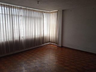 Foto 6 de Casa Comercial Av. Ilaló, con dos frentes