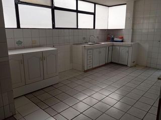 Foto 9 de Casa Comercial Av. Ilaló, con dos frentes