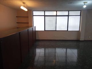Foto 10 de Casa Comercial Av. Ilaló, con dos frentes