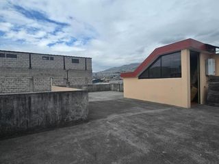 Foto 28 de CASA EN VENTA 437m2 3 DEPARTAMENTOS LOCAL COMERCIAL SECTOR QUITUMBE