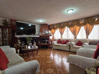 Foto 15 de CASA EN VENTA 437m2 3 DEPARTAMENTOS LOCAL COMERCIAL SECTOR QUITUMBE