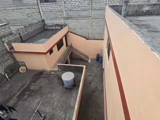 Foto 25 de CASA EN VENTA 437m2 3 DEPARTAMENTOS LOCAL COMERCIAL SECTOR QUITUMBE