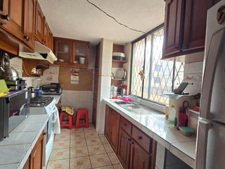 Foto 9 de CASA EN VENTA 437m2 3 DEPARTAMENTOS LOCAL COMERCIAL SECTOR QUITUMBE