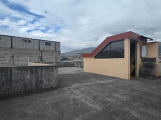 Foto 27 de CASA EN VENTA 437m2 3 DEPARTAMENTOS LOCAL COMERCIAL SECTOR QUITUMBE
