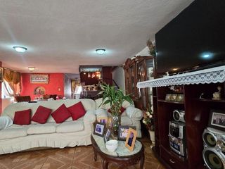 Foto 16 de CASA EN VENTA 437m2 3 DEPARTAMENTOS LOCAL COMERCIAL SECTOR QUITUMBE