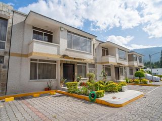 Foto 2 de VENTA EN CONJUNTO DE CASA EN MIRASIERRA 214m2
