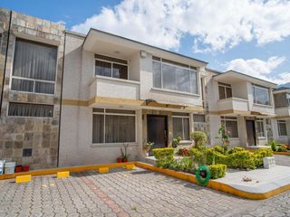 Foto 1 de VENTA EN CONJUNTO DE CASA EN MIRASIERRA 214m2