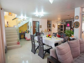 Foto 9 de VENTA EN CONJUNTO DE CASA EN MIRASIERRA 214m2