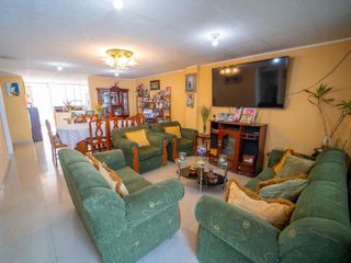 Foto 4 de Casa en Venta 2 departamentos Ciudadela Ibarra Quitumbe