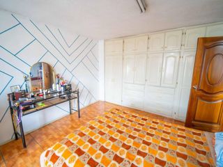 Foto 8 de EDIFICIO EN VENTA AL  SUR DE QUITO 662m2 CON LOCALES COMERCIALES