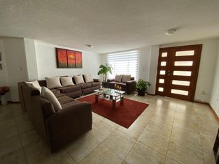 Foto 8 de VENTA DE CASA EN CASHAPAMBA SANGOLQUI 3 PISOS, 4 DORM, 157.000 USD