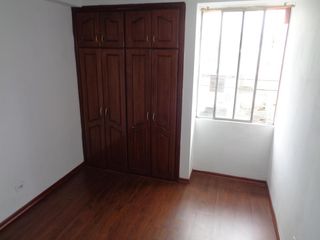 Foto 7 de GUAMANI CASA DE VENTA PORTAL DE ALCALA 3 HAB 176m CONJ. CON PISCINA